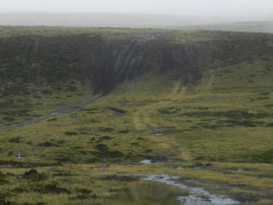 Hier geht es nur mit allradgetriebenen Offroadfahrzeugen weiter