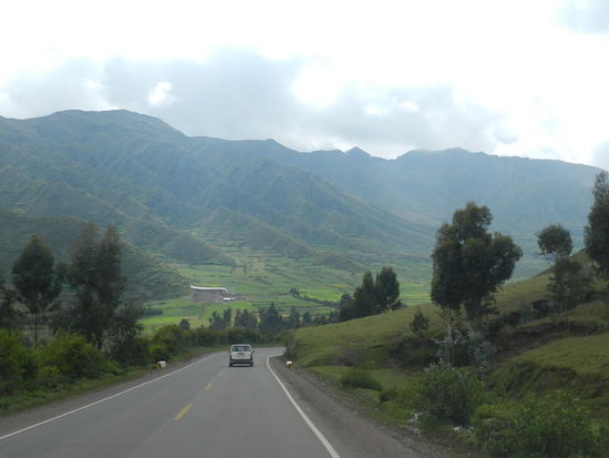 Landschaft kurz hinter Cusco, auf dem Weg ins heilige Tal der Inkas