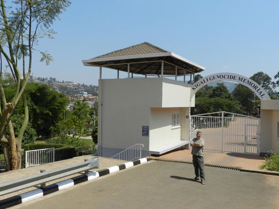 Einfahrt zum Genozid Memorial