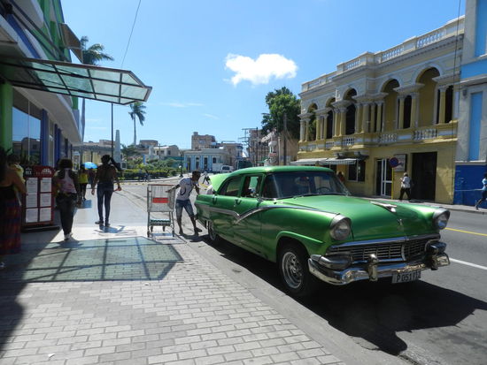 Auch zum Transport grüßerer Mengen Dosenbiers eignen sich diese Oldtimer