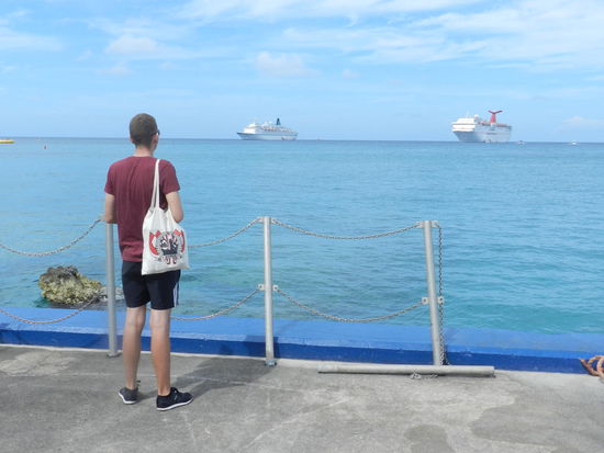 Blick von der Pier auf die Reede