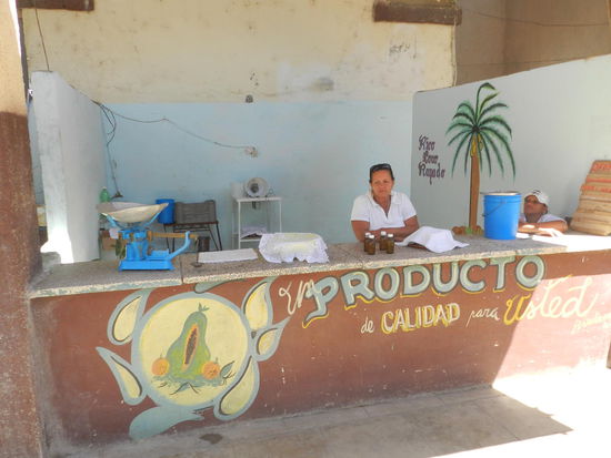 In einer kleinen Markthalle in Cienfuegos