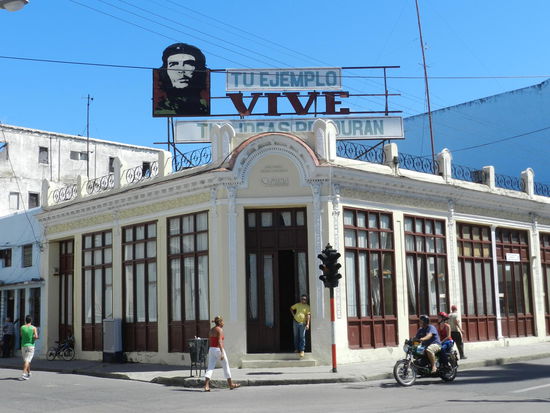 Che lächelt vom Dach