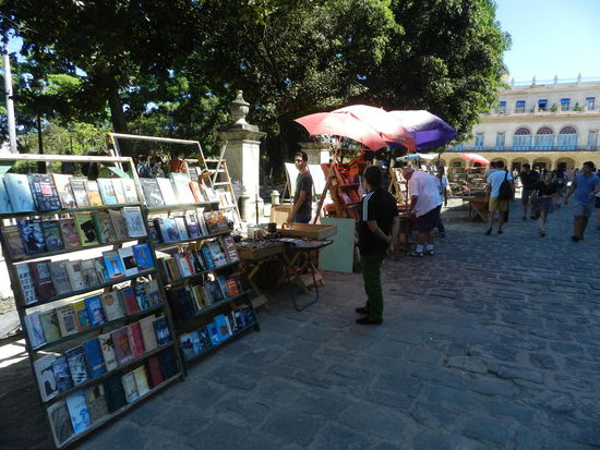 Bücherflohmarkt am Plaza de Armas
