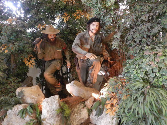 Che Guevara und Camilo als Wachsfiguren im Revolutionsmuseum