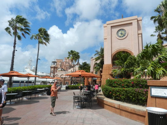 Die künstliche Stadt auf Paradiseisland, hier vor dem Spielcasino