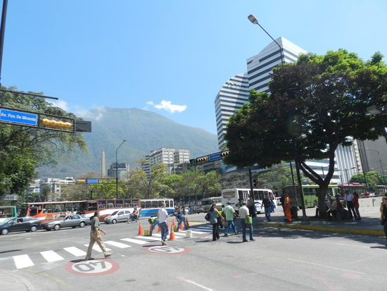 Auf dieser Kreuzung der Av. Miranda fand an unserem Ankunftsabend eine große Studentendemo statt