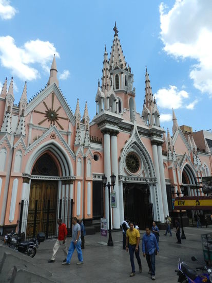 Santa Clara Kirche, die der Kathedrale nicht nachsteht