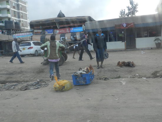 Nur wenig abseits der Innenstadt Nairobis - wie sich die Bilder in Afrika doch gleichen!