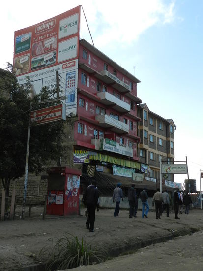 ... auf dem Weg zum Flughafen.