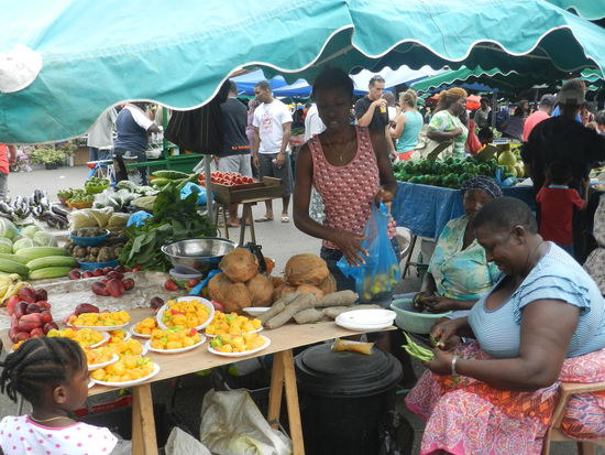 Straßenmarkt in St. Laurent du Maroni