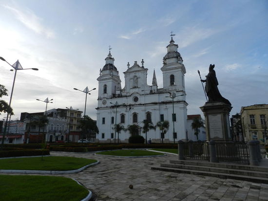 Die Bischofskathedrale in Belem bei Sonnenaufgang
