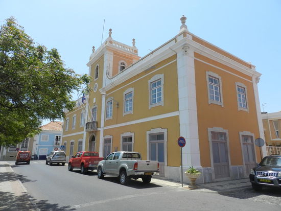 Das Rathaus von Praia