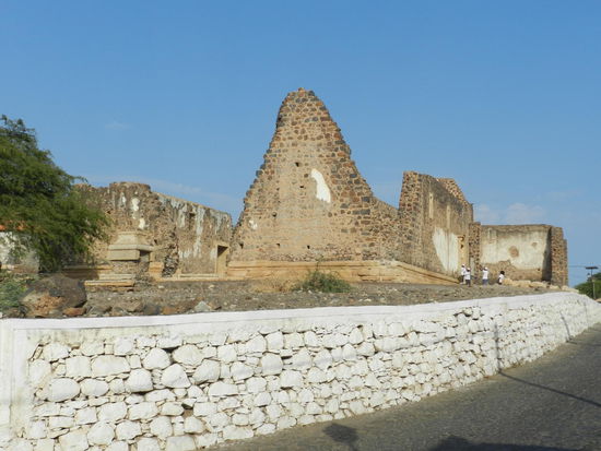 Die Ruine der alten Kathedrale