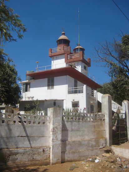 Der Leuchtturm an der östlichen Corniche