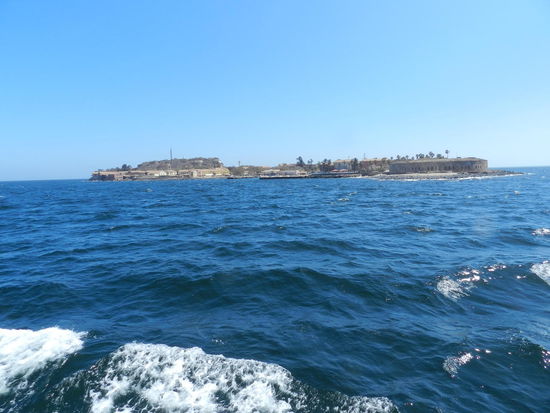 Ein letzter Blick auf Gorée nach der Abfahrt des Fährbootes