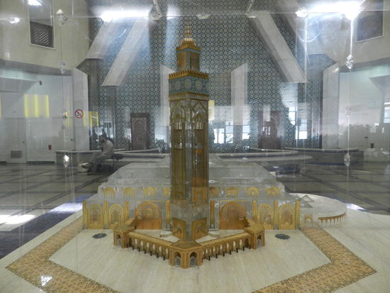 Moscheemodell im Flughafen, Terminal 1 - domestic flights