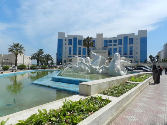 Brunnen vor der Musikhochschule