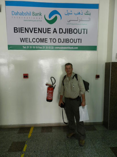 Das obligatorische Foto auf fast jedem Flughafen: Welcome in...