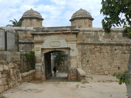 Das "Porte de Santon" öffnete seit 1754 den Zugang durch die Stadtmauer zum Hafen von Oran