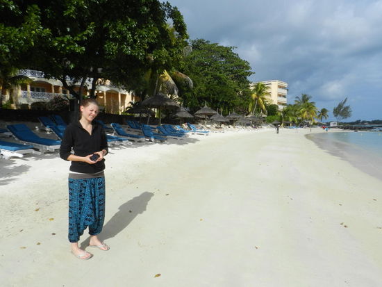 Nele bei unserem Erkundungsspaziergang rund um die Hotelanlage.