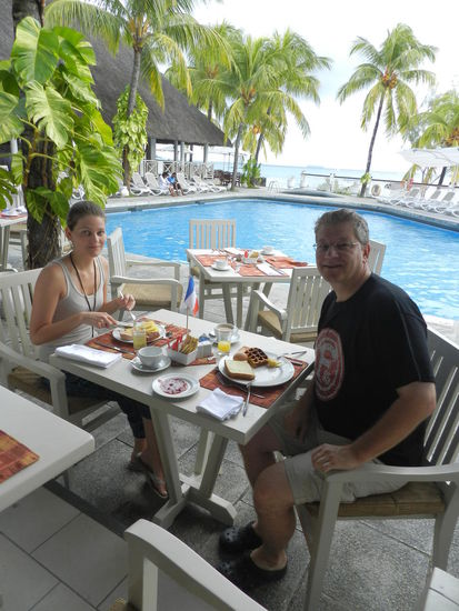 Frühstück im Freien bei ca. 20° C Wintertemperatur 