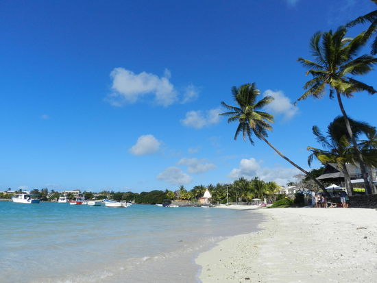 Der Badestrand am Südrand Grand Baies.