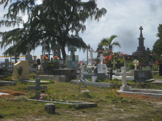 Der Friedhof von Cap Malheureux.