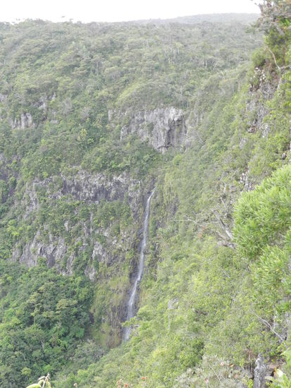 Der Riviere-Noire-Wasserfall im gleichnamigen Nationalpark