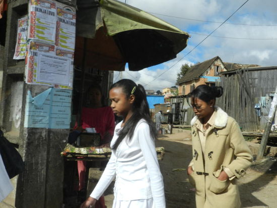Im Sonntagsstaat geht es in die Kirche