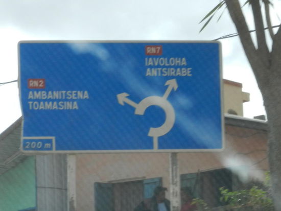 Über die RN 2 geht es nach Antisibe in den Nationalpark