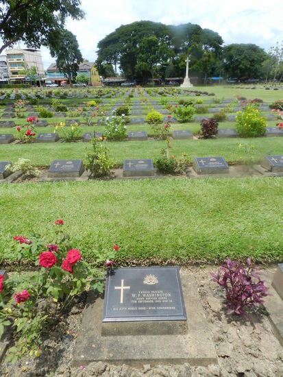 Gegenüber des Museums liegt der Kriegsgräberfriedhof