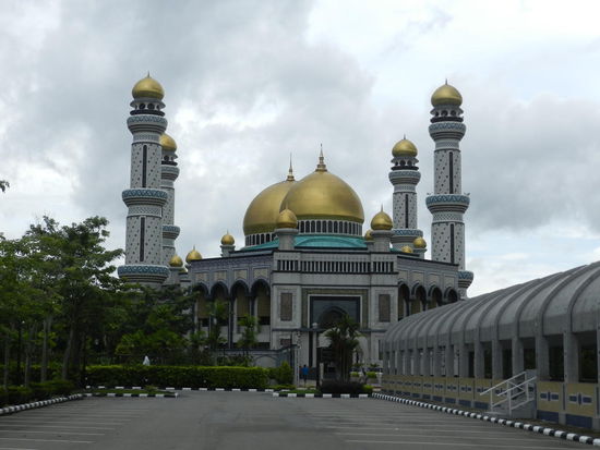 Die Jame'asr Hassanil Bolkiah Mosque,...