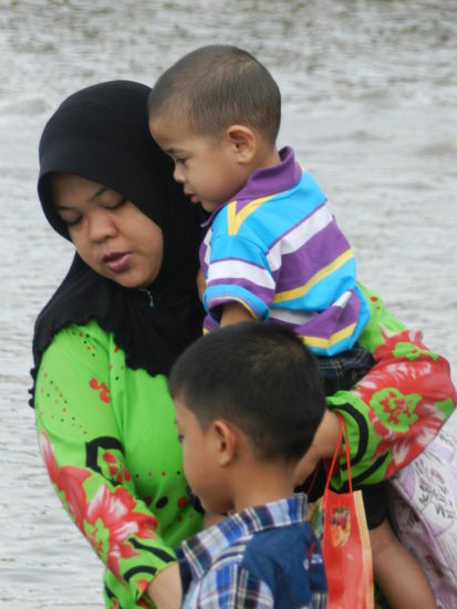 Interessante Menschen stiegen ein und aus.