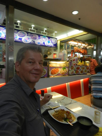 Original chinesisches Essen bei den sesshaften Hawkern, köstlich!