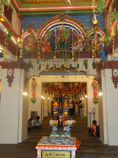 Blick in den Eingangsbereich des Mariammantempels