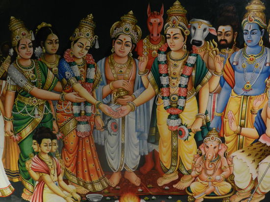 ... und Heiligenbilder schmücken den Tempel