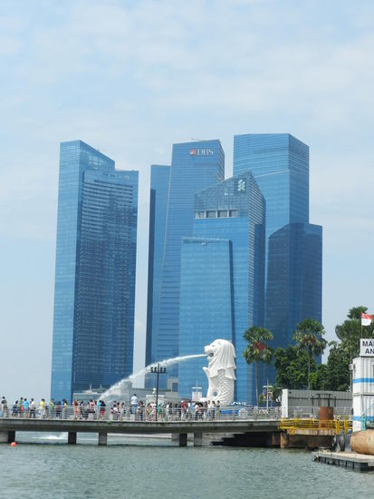 Der wasserspeiende Merlion, ein Fisch mit Löwenkopf, er erinnert an die malayische Community