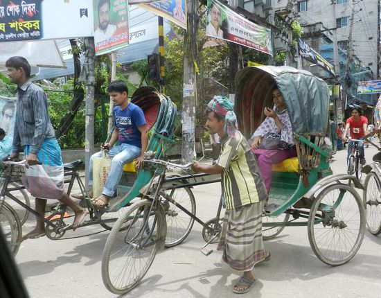 Unglaublich wendig sind diese Fortbewegungsmittel, selbst in den engsten Gassen der Altstadt