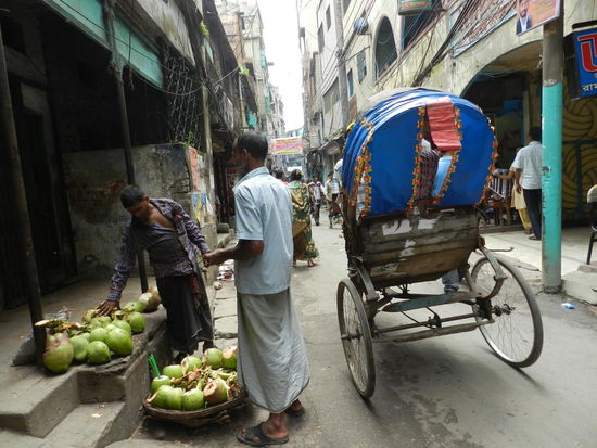 Es geht in die Hindustreet ...