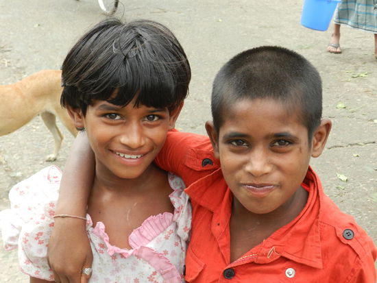 Zwei Freunde auf dem Markt