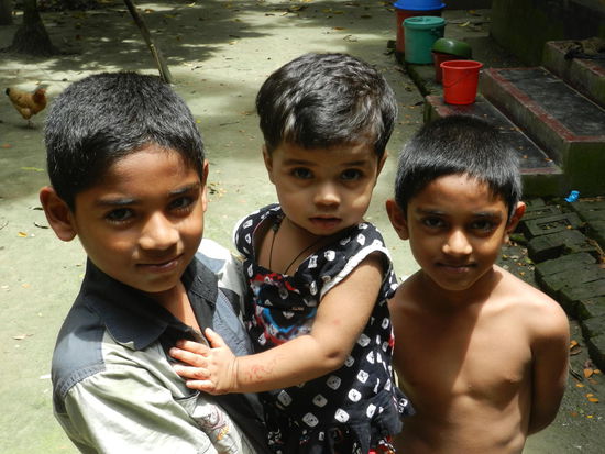 Please photo! Könnte man diesen Dreien diese Bitte abschlagen?