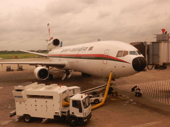 So um die vierzig Jahr dürfte das Schätzchen schon auf dem Buckel haben, aber der Flug verlief sehr ruhig.