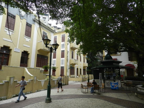 Mediterranes Flair herrscht in vielen Ecken der Altstadt mit seinem portugiesischem Erbe