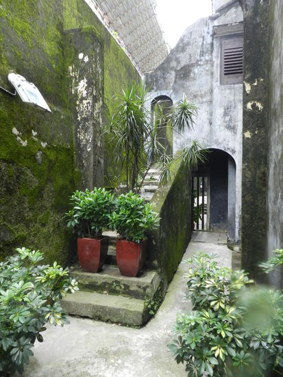 Verwinkelt, morbide, ein Mix der Baustile, jedoch meist chinesisch, das ist das Mandarin-House