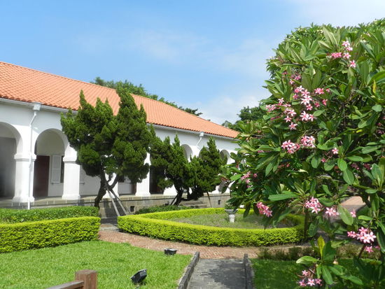 "Little-White-house", so wird dieses ehemalige Zollhaus genannt, Es war eines der ersten Steinhäuser im westlichen Baustil