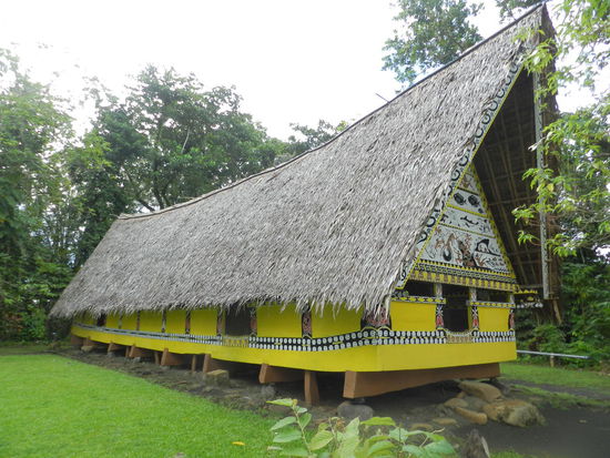 Ein mikronesisches Langhaus - Bai genannt - im Nationalmuseum