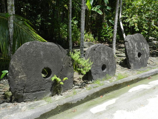 In der stonemoneybank wird der ganze Reichtum des Dorfes ausgestellt.