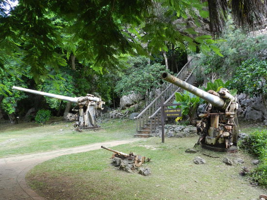 Unterhalb des Suicidecliffs befand sich der letzte japanische Kommandoposten, gesichert durch Küstengeschütze, Panzer und Flak