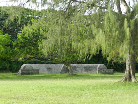 Japanische Luftschutzbunker am Flughafen